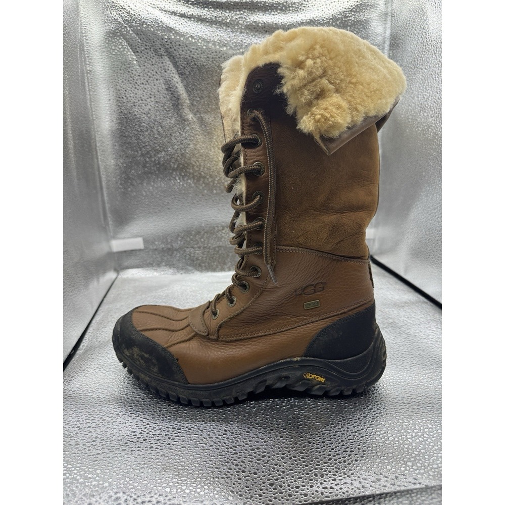 UGG ADIRONDACK TALL 5498 Suede Leather Sheepskin Lined Boots 9.5 Vibram Chestnut